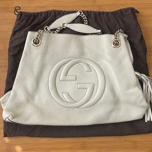 Gucci white pebble leather, medium soho chain tote shoulder bag